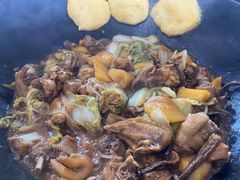 -粘豆包柴火铁锅炖