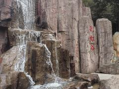 -雪山彩虹谷景区