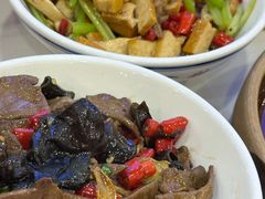 -独一佳老胡湘菜馆(矿山路店)