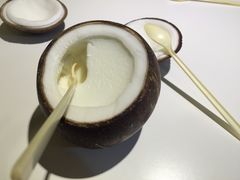 -志龙皇冠吃货椰子铺