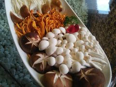 -慢丽江·云南野生菌土鸡锅(西山店)