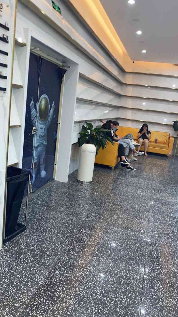 发源地(汇美茂店)-"【项目】烫发 染发今天来汇美茂逛商场看.