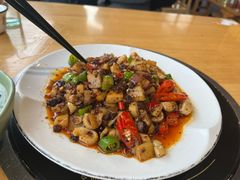 -大众跷脚牛肉馆·非遗传承单位(峨眉山店)