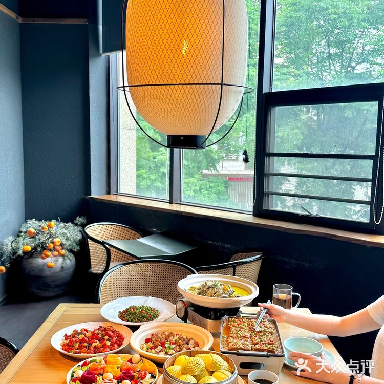 岳阳！会带每一任闺蜜去吃的漂亮餐厅…