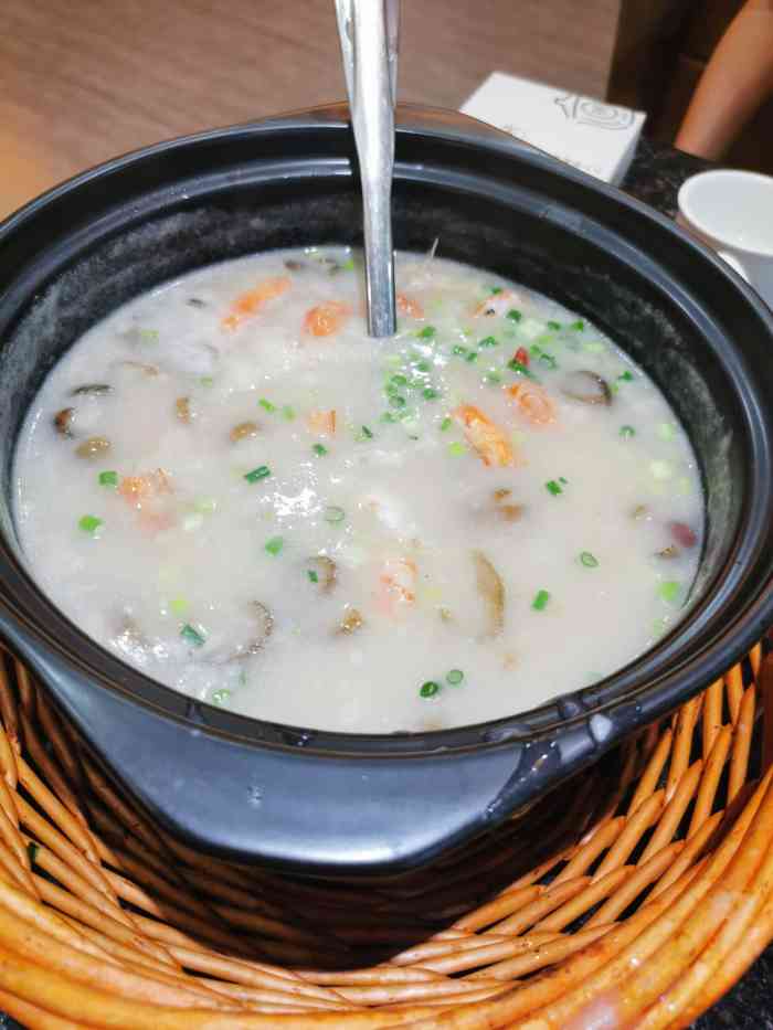如轩海鲜砂锅粥(新塘店)-"如轩砂锅粥,已经很多年了~最近都很少到那.