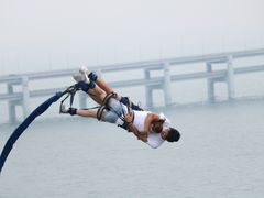 -星海蹦极娱乐