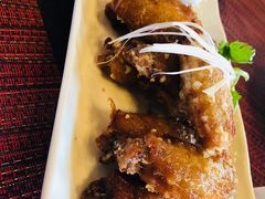 香烤鸡肉比萨配香葱及西兰花-WOLFGANG PUCK KITCHEN & BAR(迪士尼小镇店)