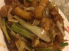 葱烧蹄筋-辣子鸡背(九龙山店)
