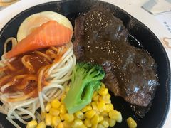 -汤姆家的牛排意面披萨(融创茂店)