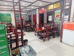 -湖南人家湘菜馆(镇江路店)