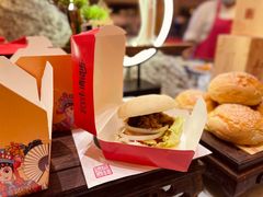 意大利猪头肉汉堡-怡咖啡·自助餐·西安香格里拉