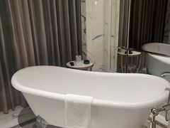 -珠海瑞吉酒店游泳池