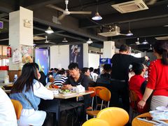 大堂-皖北巫氏三胖地锅鸡(长淮总店)