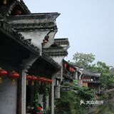 4块钱一块，用料很足，大家排队购买