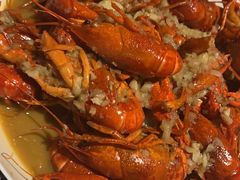 -虾弄弄海派小龙虾·牛羊蝎子火锅