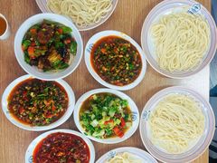 -歹歹的加个面过油肉拌面