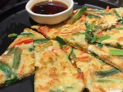 海鲜葱饼-明洞阿姨·韩式酱蟹烤肉·创意料理(三元桥店)