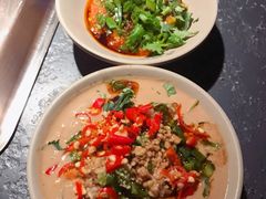 -老牌坊云南鱼豆花火锅(哈西万达店)