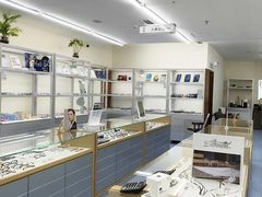 -无奔眼镜·蔡司·依视路授权店(马家堡店)