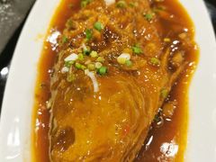 烧大黄花鱼-皇城根·鲁菜济南菜·吊炉烤鸭·炒鸡鱼头(济南旗舰店)