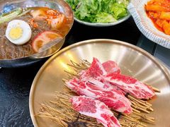 -臻牛烤肉