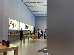 -Apple零售店(华贸购物中心店)