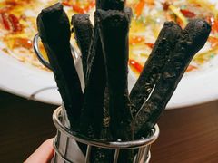 蘸汤吃的黑油条-新太二·鲜料川菜(晶耀前滩店)