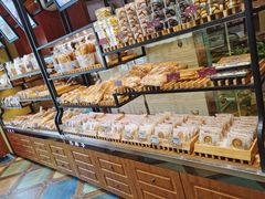 面包甜点陈列柜-清真红房子西饼屋(火车站店)