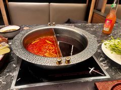 -牛YO寿喜烧·铁板烧和牛火锅自助(市府恒隆店)