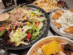 -W COLLECTIVE  DESSERT SHOP