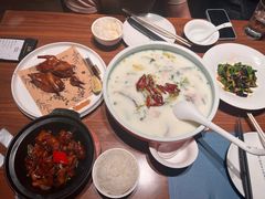 金牌乳鸽皇-大树餐厅(益田假日店)