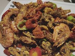 -老码头黑皮肘子锅包肉(赣水路店)