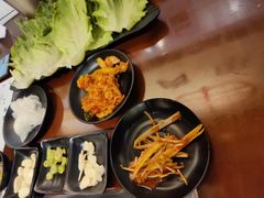 -肉甲韩国木炭烤肉(新壹街1店)