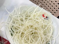 -刘姐啤酒鱼民族演艺餐厅(西街总店)