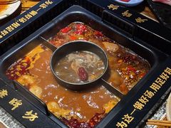 -老牌坊云南鱼豆花火锅(哈西万达店)