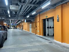 -环球港-停车场