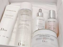 -Dior迪奥(上海世茂广场店)
