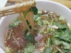 -郎吞虎咽酸辣粉(第一桥店)