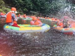 -安吉龙王山峡谷漂流