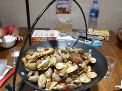 -东来菜馆•手抓海鲜家常菜•海鲜锅贴(鸽子窝店)