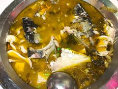 酸菜锅-蛙一刀·麻椒鱼火锅(金仙桥店)