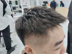 -朗峰专业美发沙龙