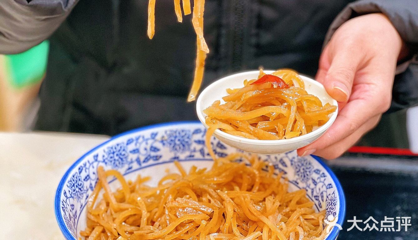 在冬季❗️这口牛肉烧饼配羊汤❗️