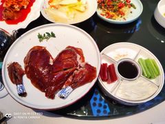 精品烤鸭-悦江(梅奔中心店)