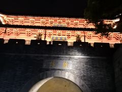 -吴山路夜市