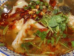 -爆炸头阿姨小四川正宗川味小吃(无任何分店)