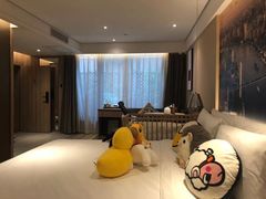 -上海外滩老码头亚朵酒店