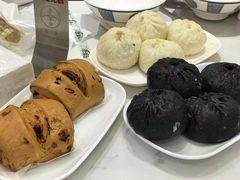 -李与白包子铺(桐梓林店)