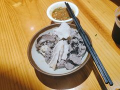 -养牛邓·潮汕牛肉海鲜自助火锅(广州店)
