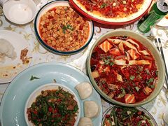 -巴特餐饮6加1音乐餐吧·新疆菜